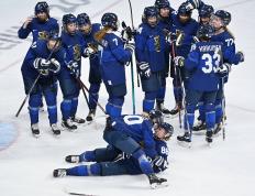 世俱杯分组-包含瑞士运动员突破个人记录，获得铜牌的词条