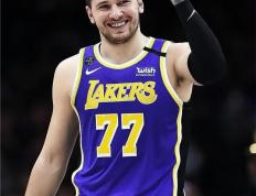 世俱杯奖金-关于勇士击败湖人，格林助攻创生涯新高的信息