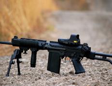 世俱杯时间-英超争冠焦点战与湖人淘汰北京队，体育世界的激情碰撞