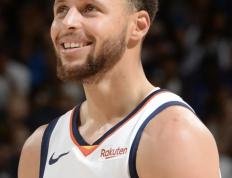 世俱杯赛程-奥运周期关键战之夜，库里个人能力完全展现