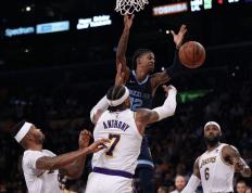 世俱杯参赛资格-快船巅峰对决胜出灰熊，班凯罗成为关键先生