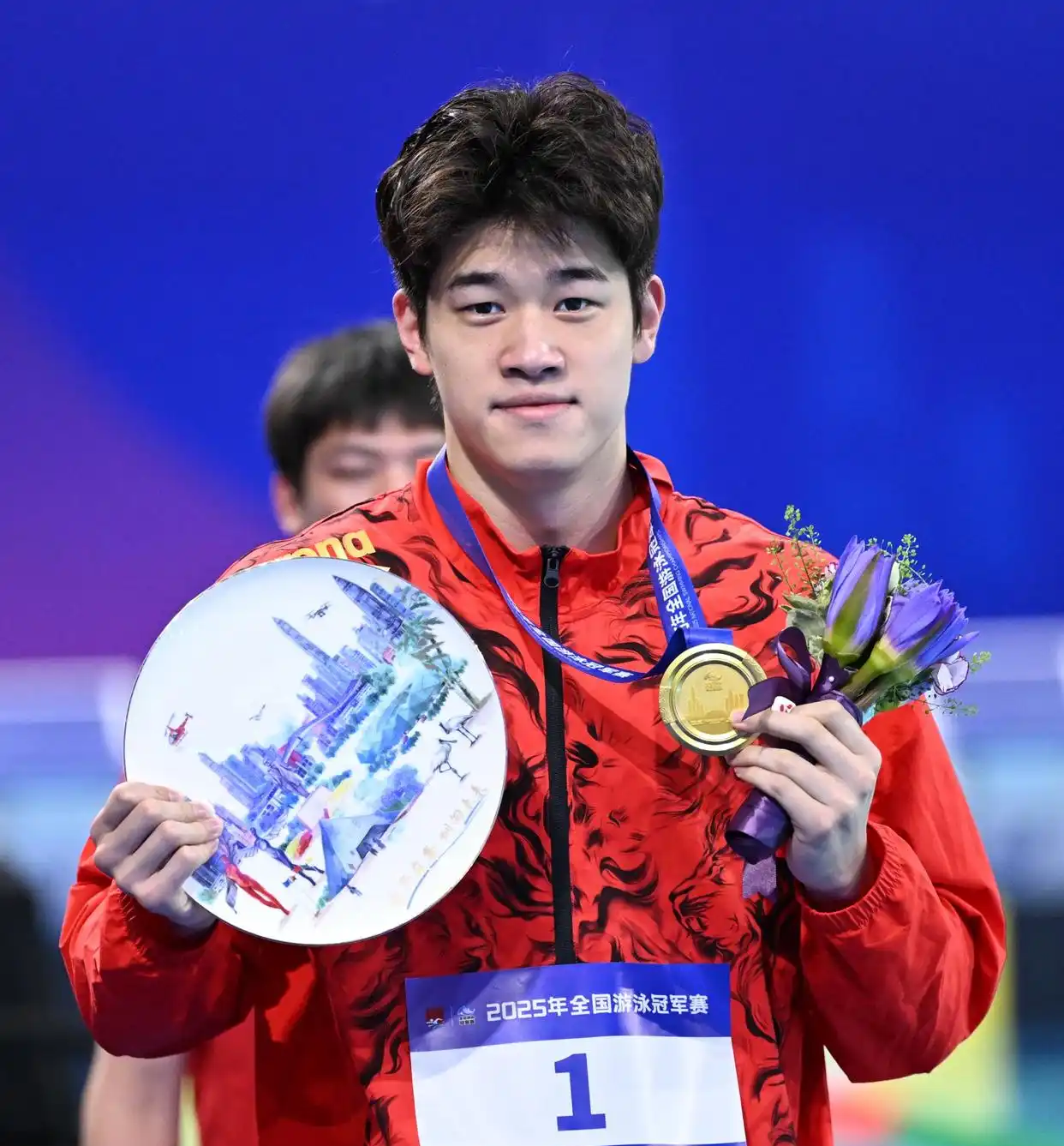 世俱杯赛程-关于游泳选手风雨无阻，勇夺桂冠的信息