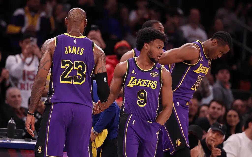 世俱杯改制-湖人痛失与爵士的对决,遭遇两连败的简单介绍