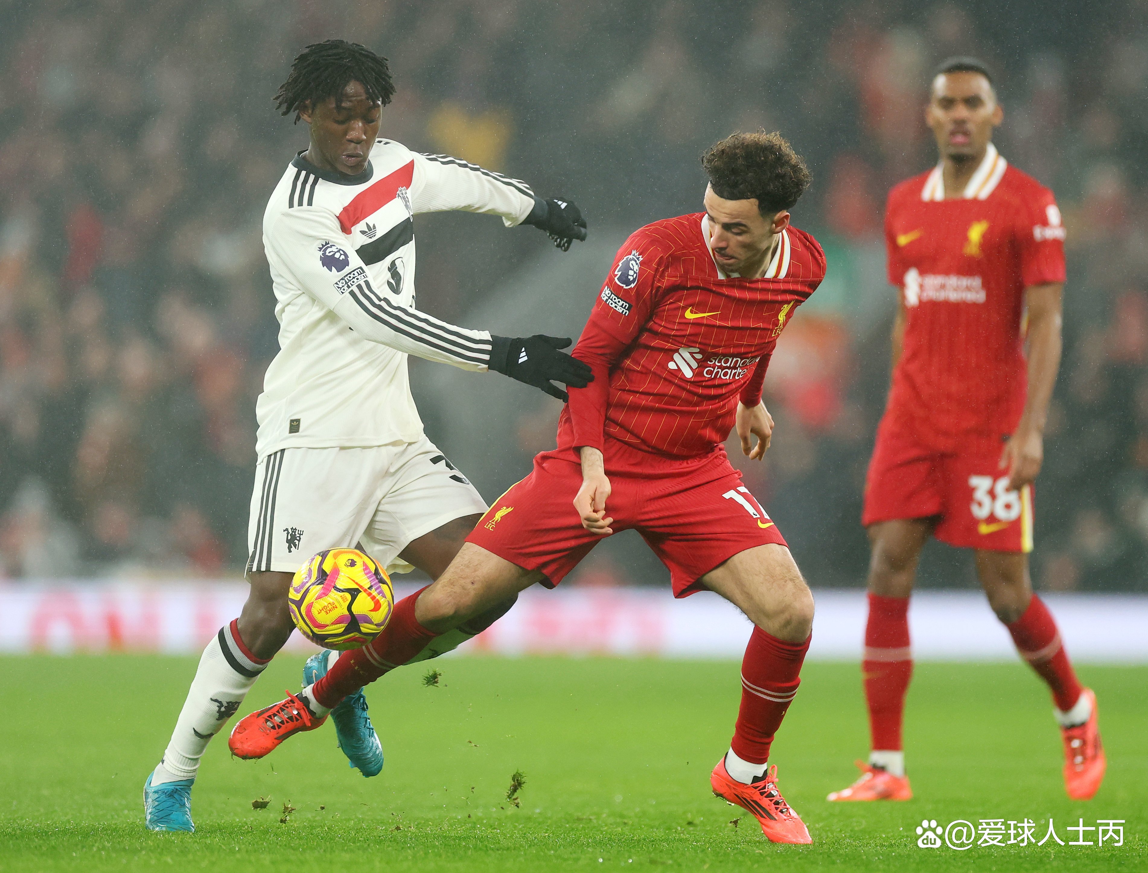 世俱杯时间-英超战术调整奏效，成功扭转局势